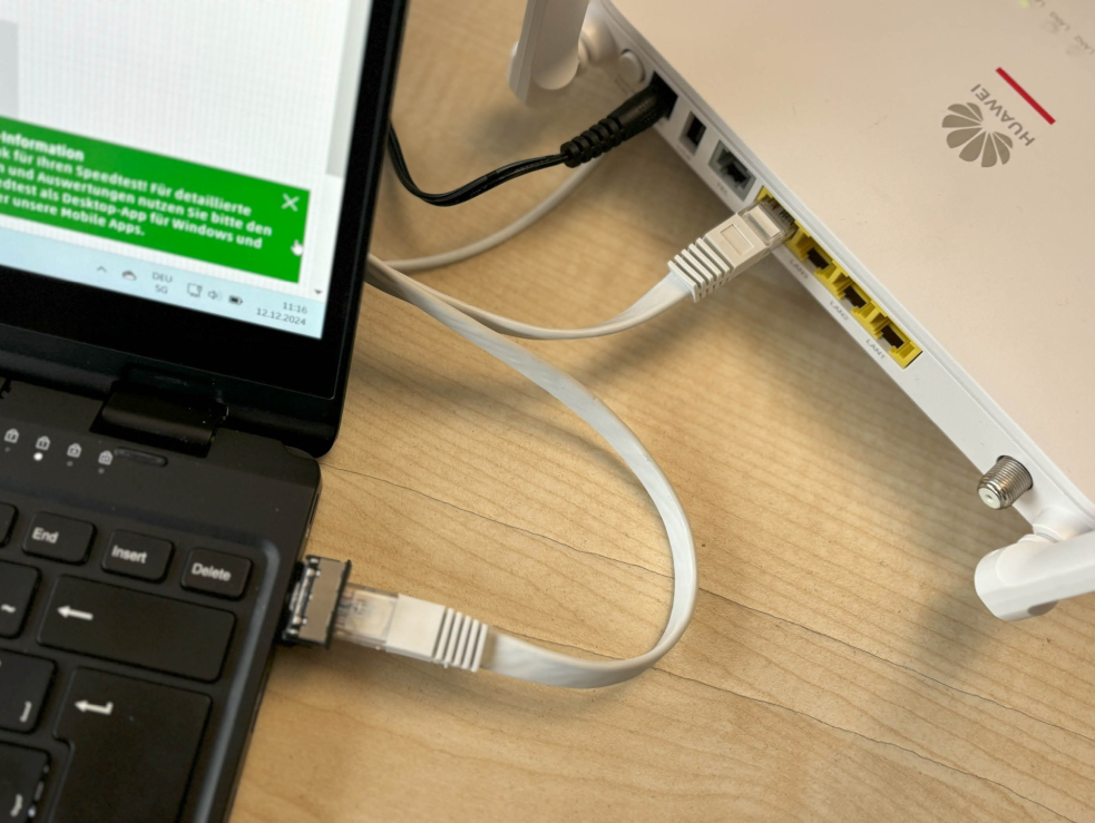 Korrekte Verkabelung für die Durchführung eines Interne-Speedtests.